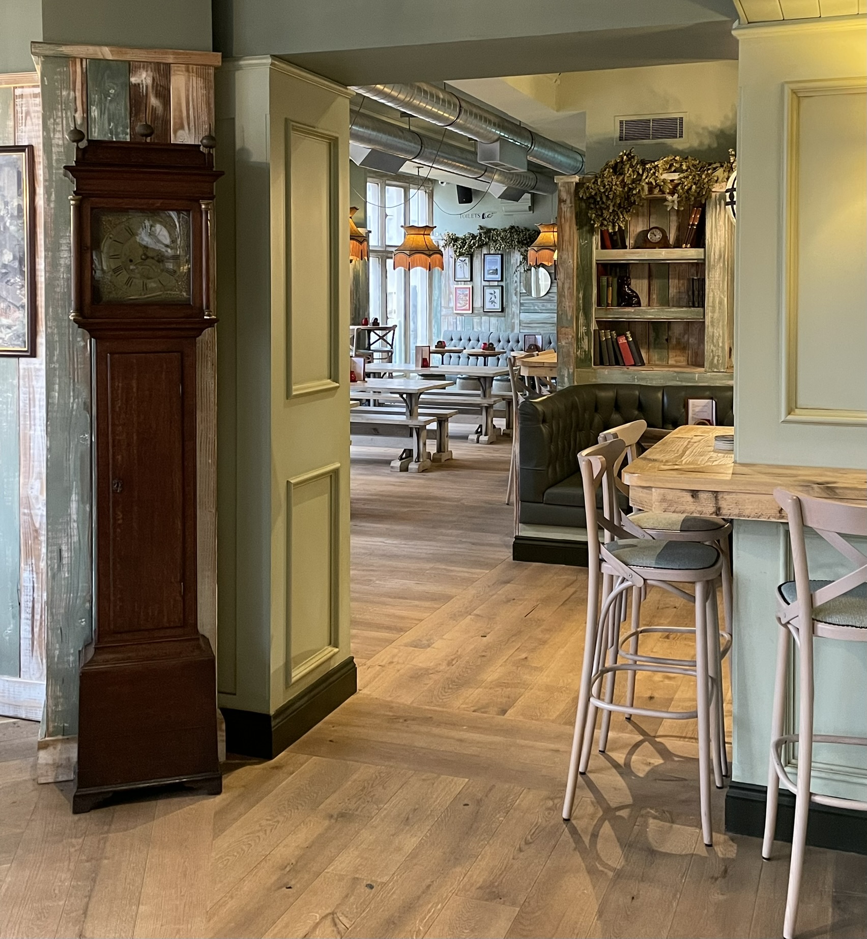 Fargate bar.  by Dave Pickersgill